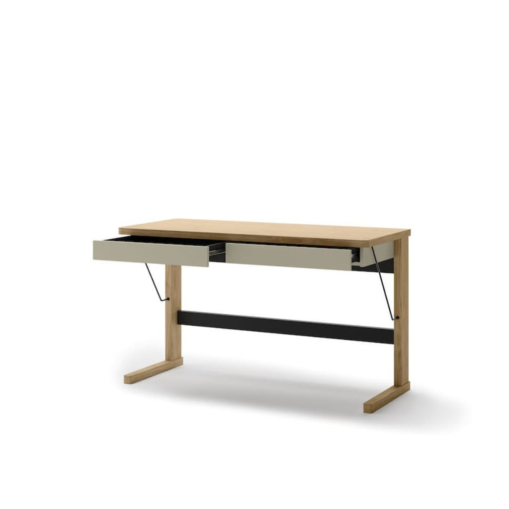 Ollie OL-06 Desk 131cm